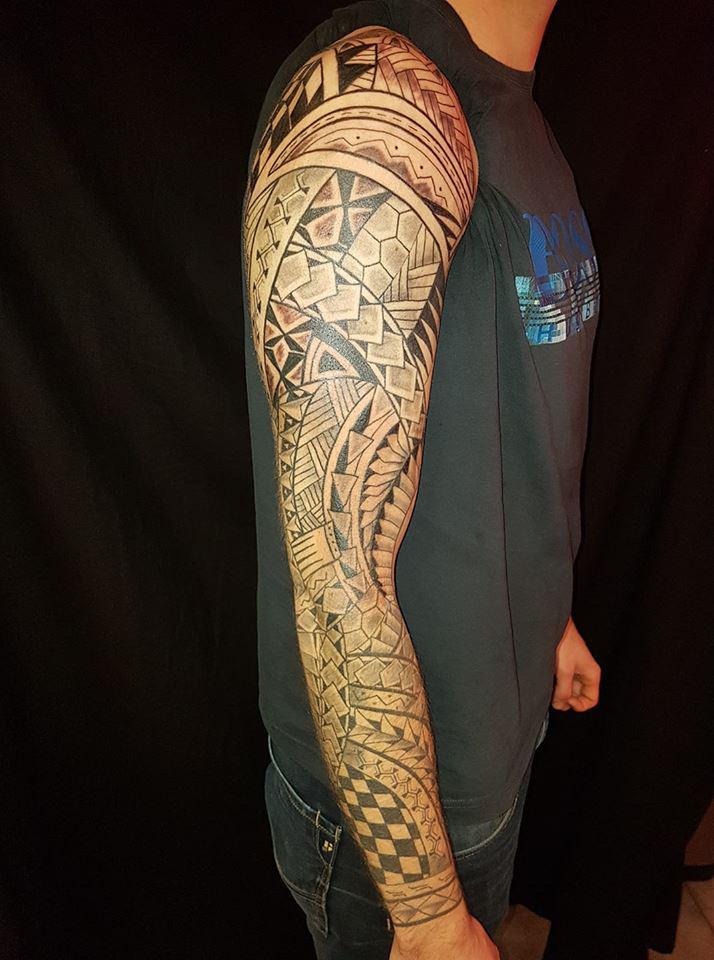 Rubber Vuiligheid Shinkan Sleeve tattoo bij Tattoo Bob in Rotterdam